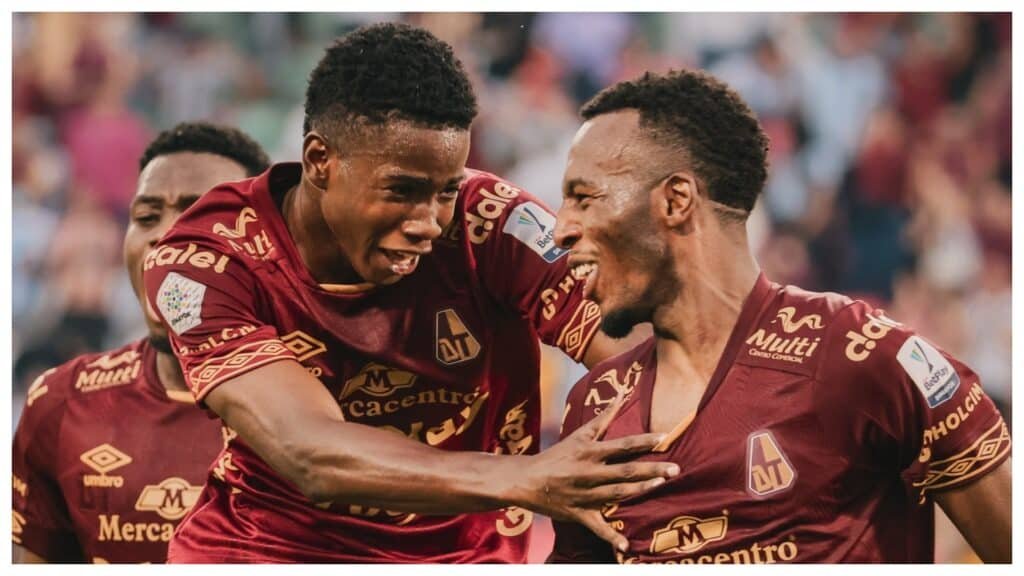 El Tolima celebra un gol.