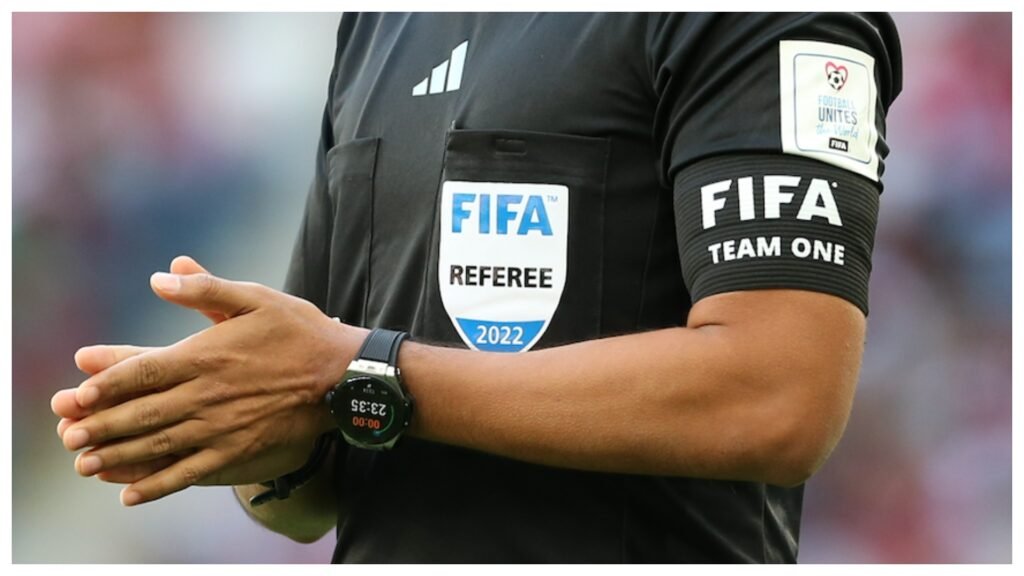 Un árbitro de la FIFA