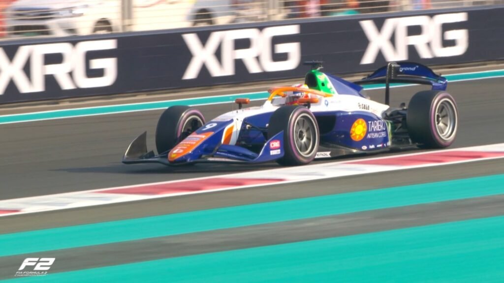 Sebastián Montoya rodando en Abu Dhabi