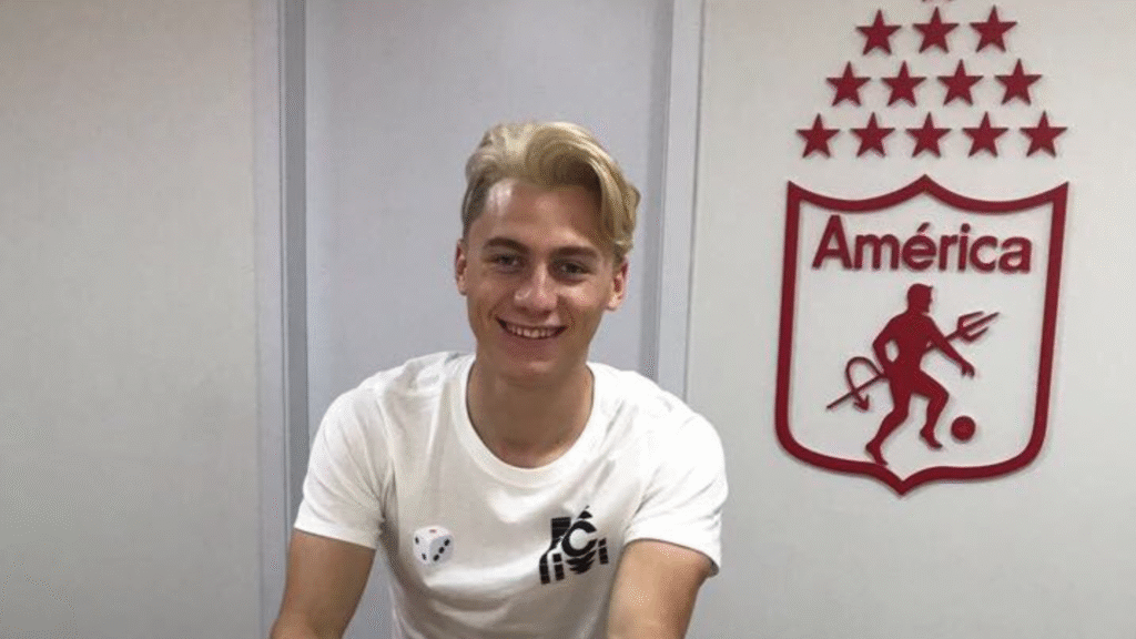 Foto de Nicholas Llanos con América de Cali