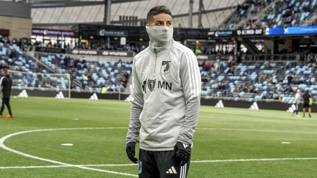 James Rodríguez calentando con Minnesota United
