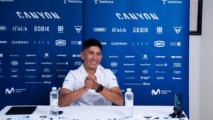 Nairo Quintana anunciando su retiro