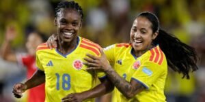 Linda Caicedo sonriendo.