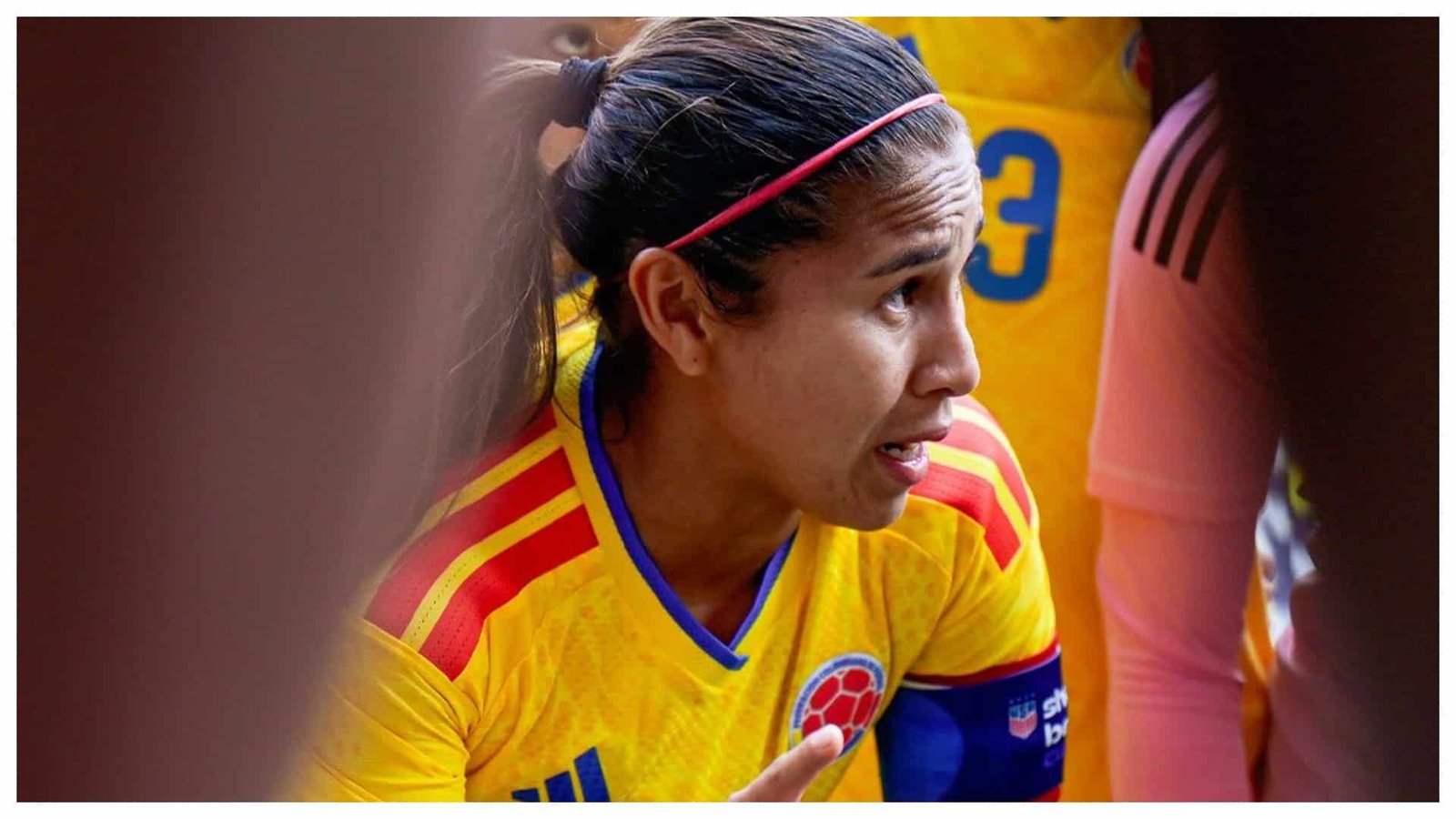 Leicy Santos anima a sus compañeras en la Selección Colombia Femenina