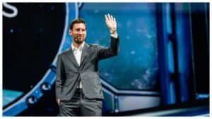 Lionel Messi en una conferencia de fútbol y negocios