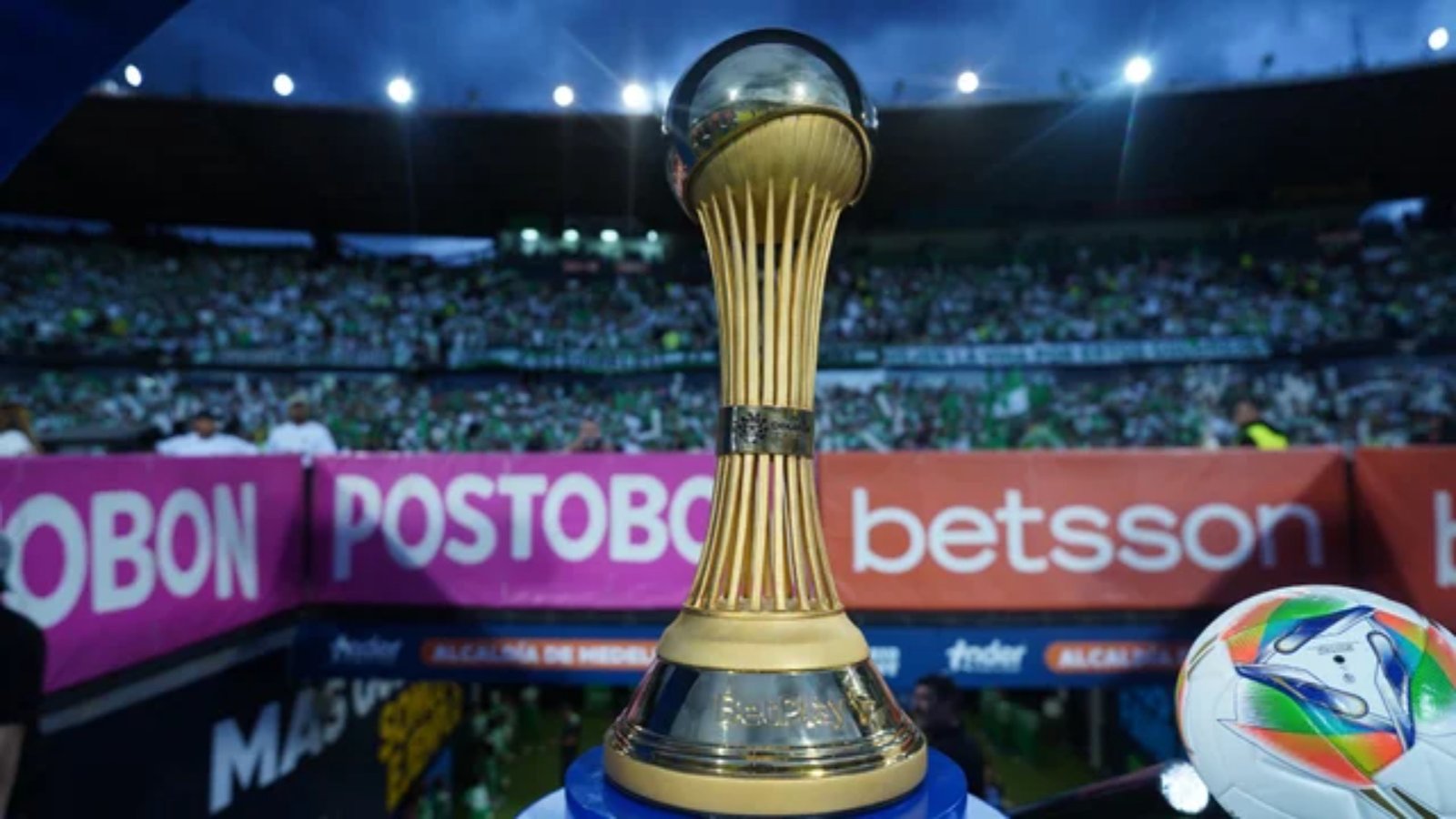 El margen de error se acorta para 10 equipos que aspiran a obtener las tres plazas del Grupo de los Ocho. | Foto. VizzorImage / Leonardo Castañeda