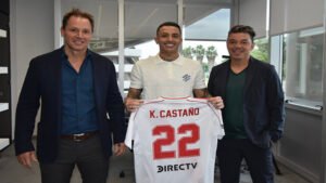 Kevin Castaño vuelve al 11 titular de River Plate, después de varias ausencias, para enfrentar al conjunto brasileño por la quinta fecha de la Conmebol Sudamericana. Fuente/Imagen: Prensa Oficial de River Plate (sitio web).