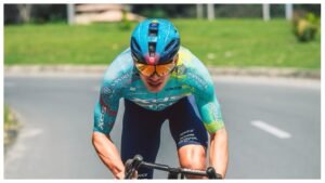 Harold Tejada en una carrera con el Astana