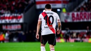 Juanfer Quintero jugando con River