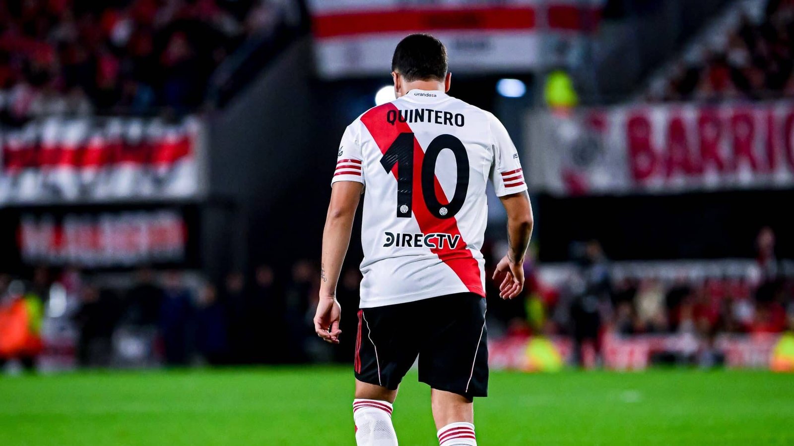 Juanfer Quintero jugando con River