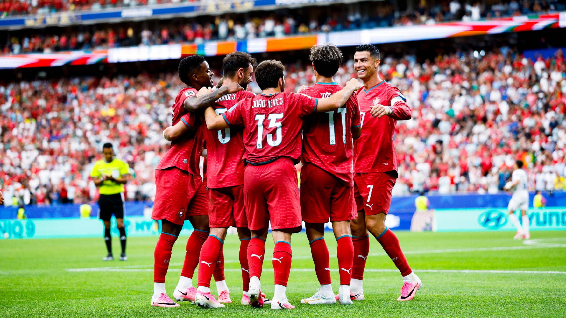 El capitán de Portugal, Cristiano Ronaldo lideró la goleada 5-0 ante Uzbekistán en una jornada que fue histórica para él. | Foto. @Cristiano en X