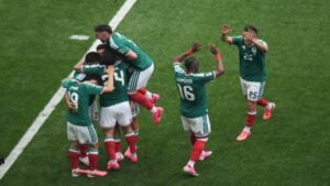 Los dirigidos por Javier Aguirre empieza la Copa del Mundo con una victoria por 2 a 0 frente a Sudáfrica por el Grupo A. En donde Julián Quiñones fue la figura por su historia. Fuente/Imagen: @miseleccionmx