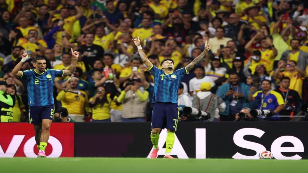 Luis Díaz celebrando el gol de Colombia