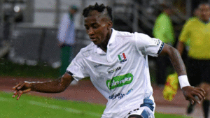 Junior Orobio en su debut profesional