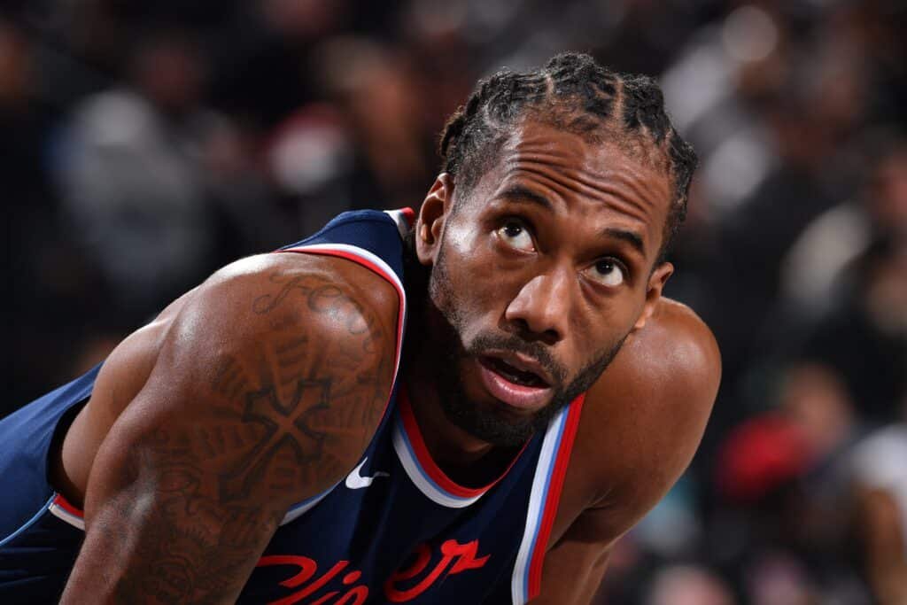 Jugador de Los Angeles Clippers Kawhi Leonard en un partido de la NBA. Foto tomado de X: @LAClippers