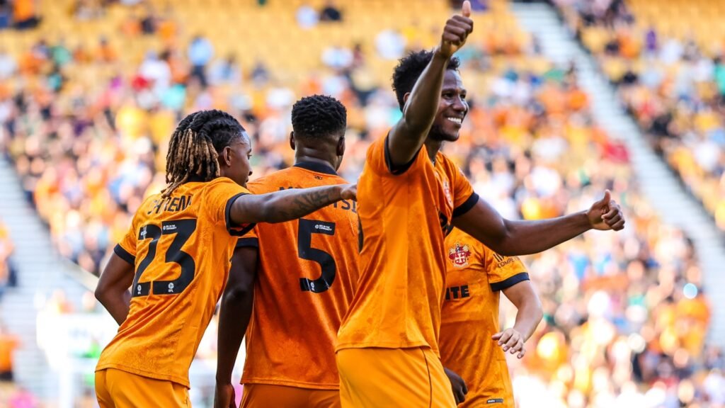Yerson Mosquera con Wolves